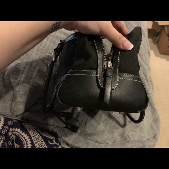 Coach purse - Picture 5 of 7